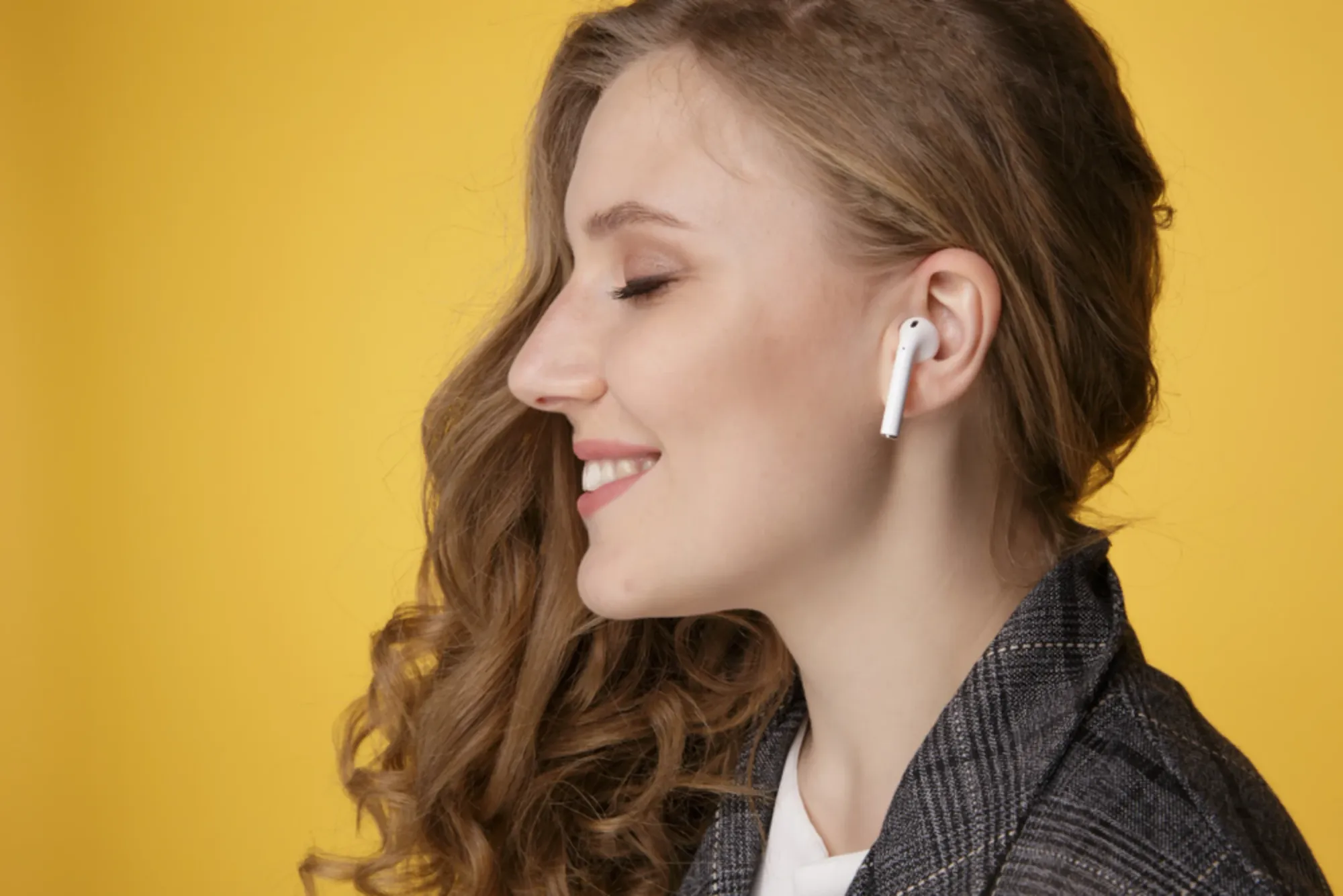 Stop Pausing Music to Talk: AirPods Conversation Awareness Guide